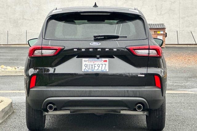 Used 2025 Ford Escape ST-Line w/ Equipment Group 301A image 8