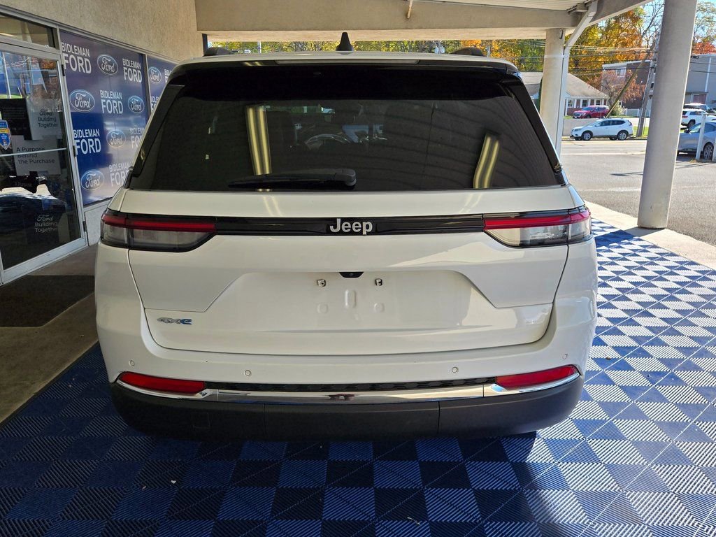 Used 2024 Jeep Grand Cherokee Limited 4xe image 5