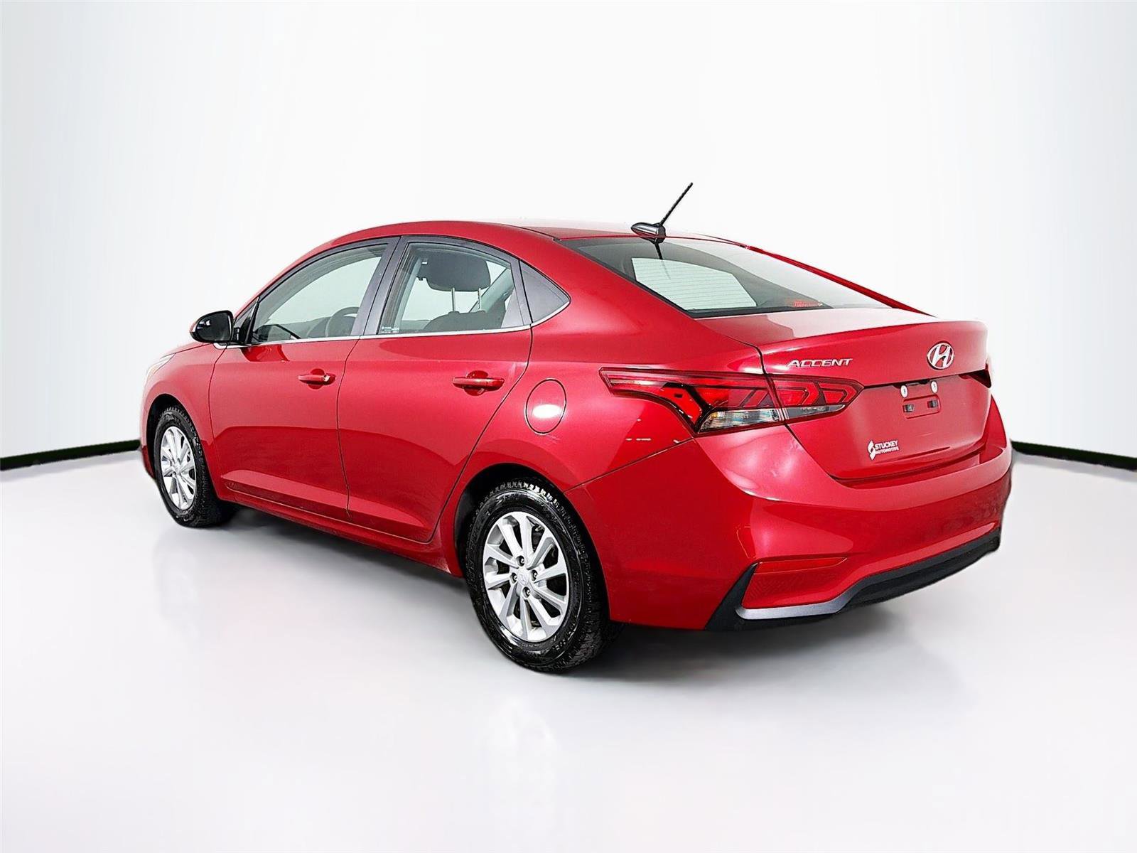 Used 2022 Hyundai Accent SEL FWD image 5