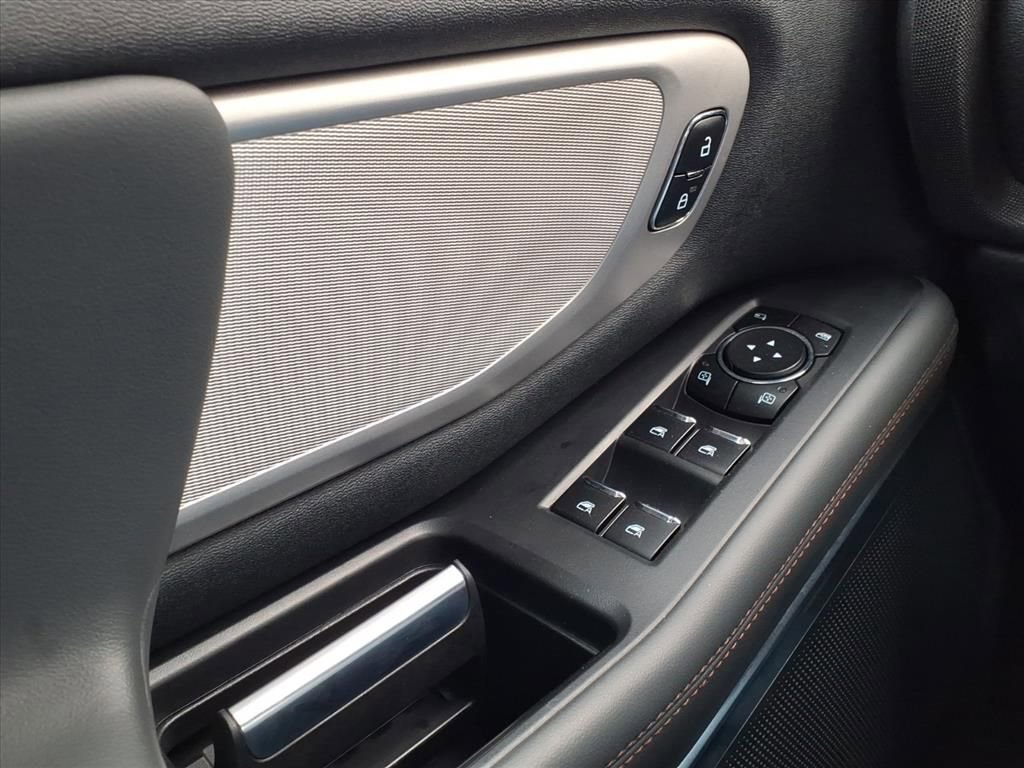 Used 2025 Ford Expedition Active image 35