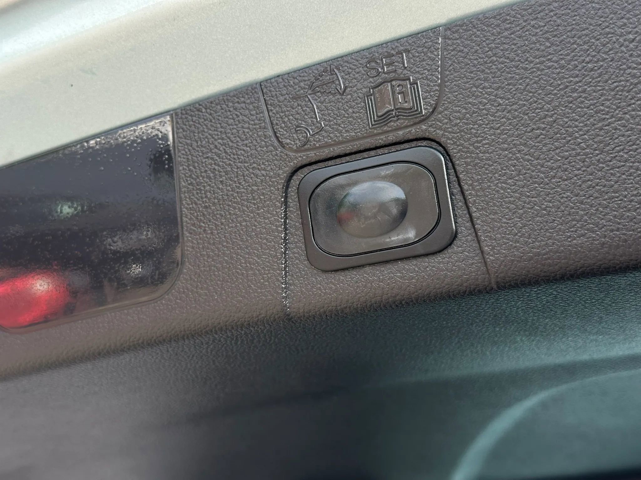 Used 2013 Ford C-MAX SEL FWD image 20