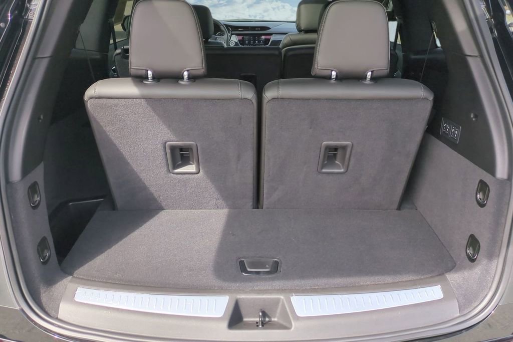 Used 2025 Cadillac XT6 Premium Luxury image 19
