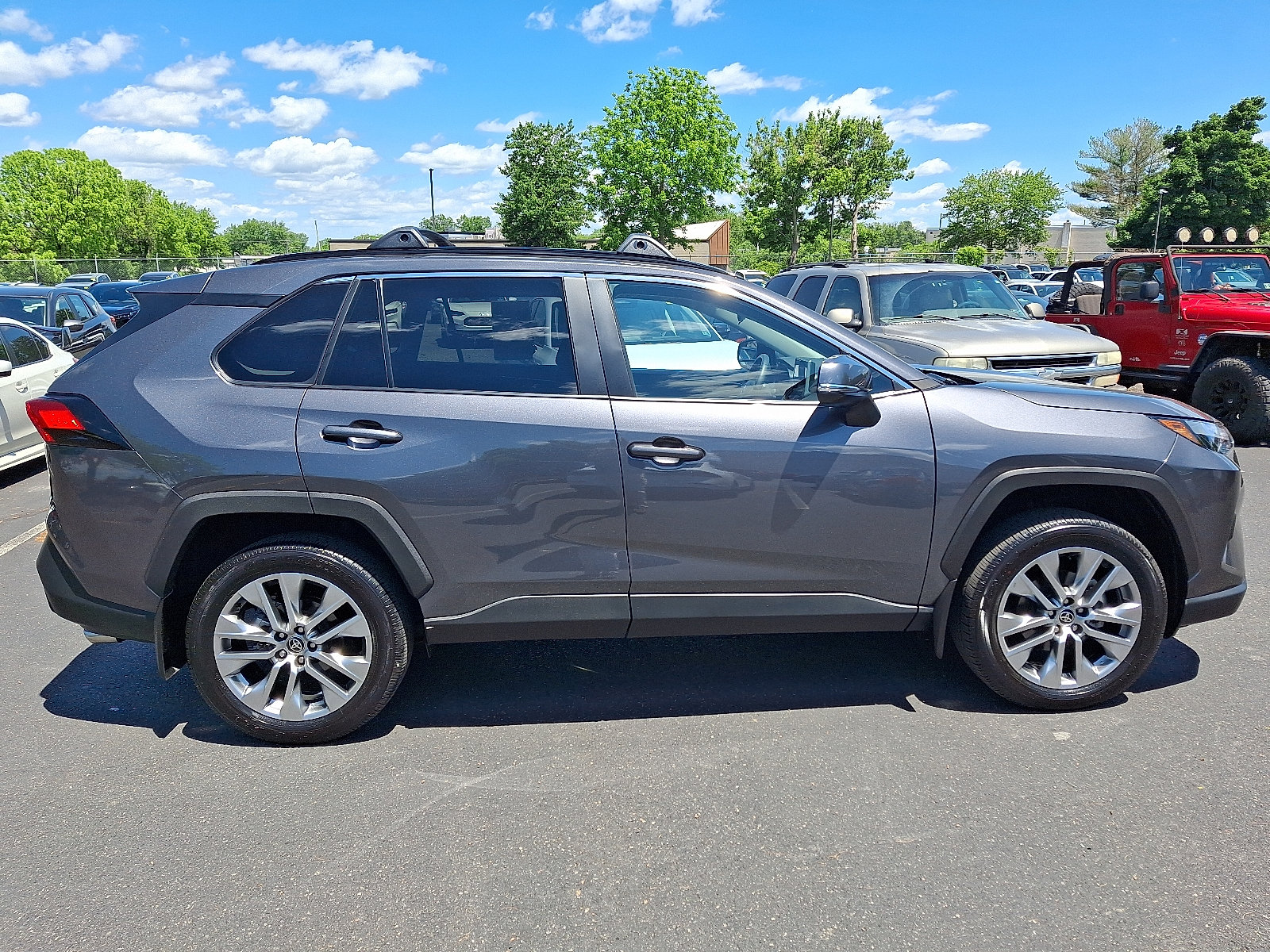 Used 2025 Toyota RAV4 XLE Premium w/ Weather Package AWD/4WD image 7