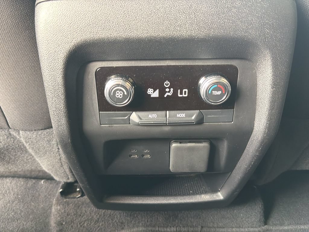 Used 2025 GMC Acadia Elevation AWD/4WD image 17