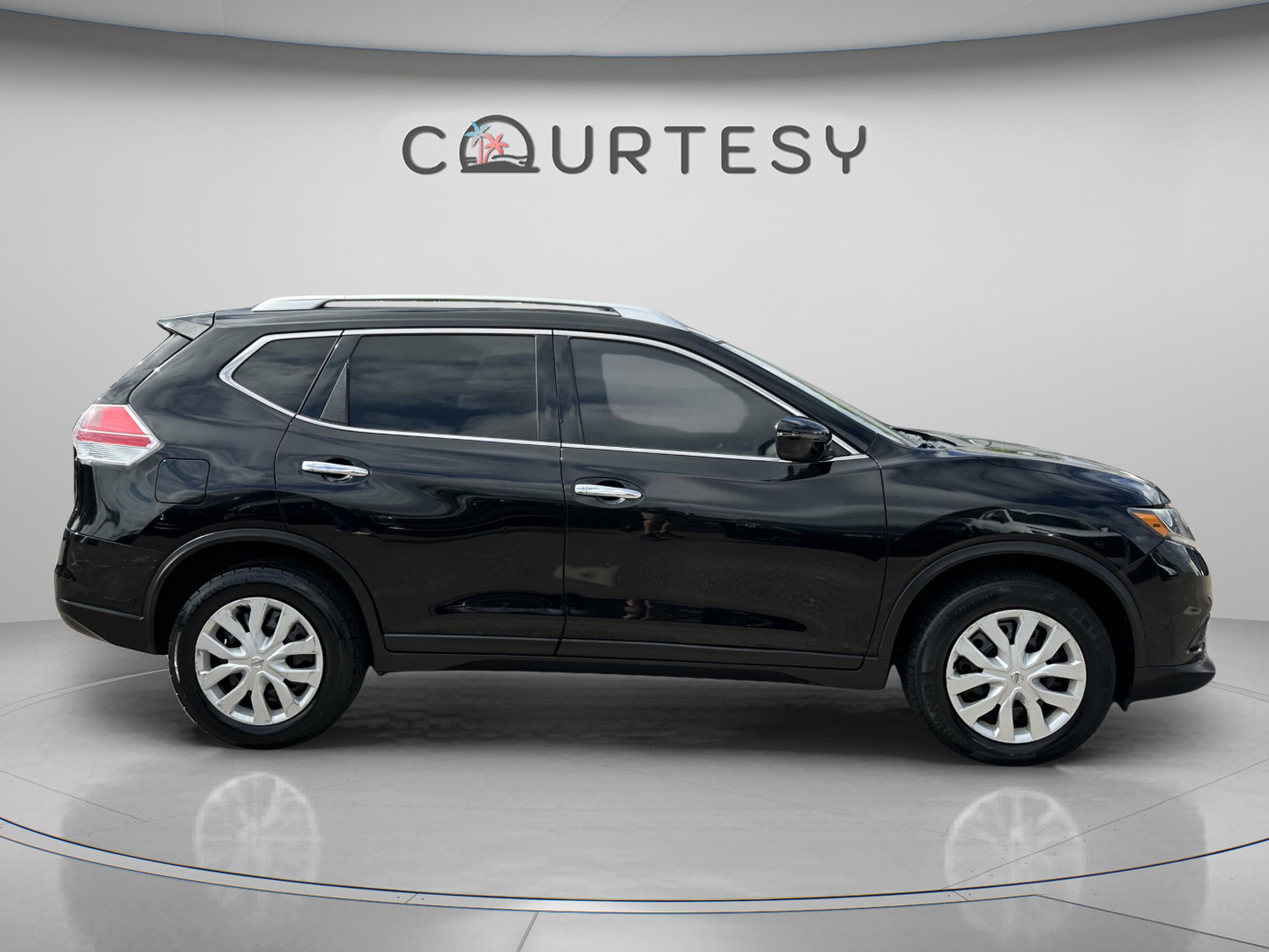 Used 2016 Nissan Rogue S w/ Appearance Package image 8