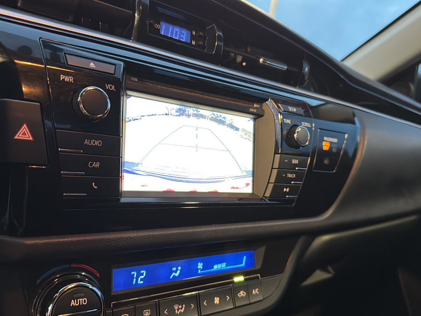 Used 2014 Toyota Corolla S Premium image 24