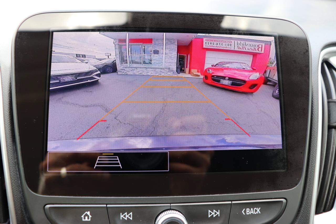 Used 2025 Chevrolet Malibu LT FWD image 34