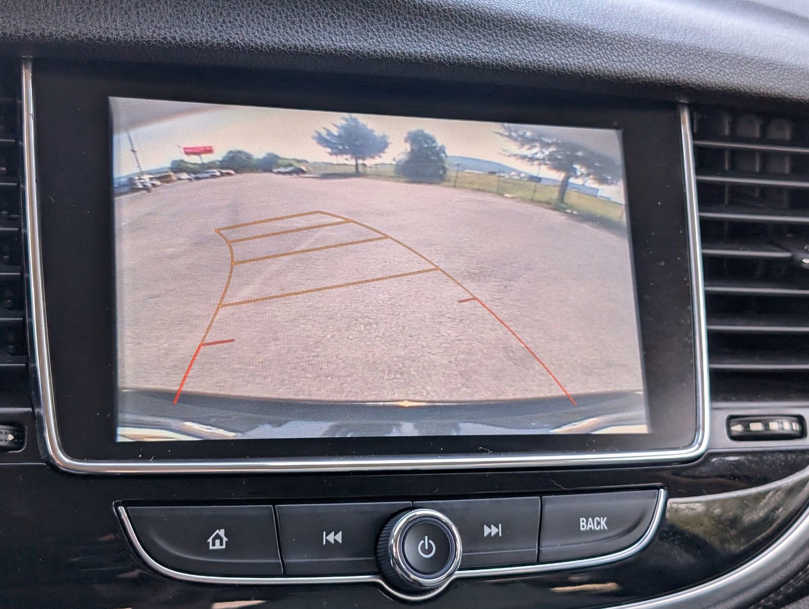 Used 2018 Buick Encore Essence image 19