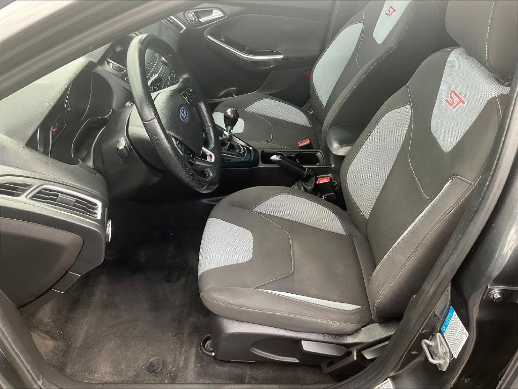 Used 2018 Ford Focus ST FWD image 17