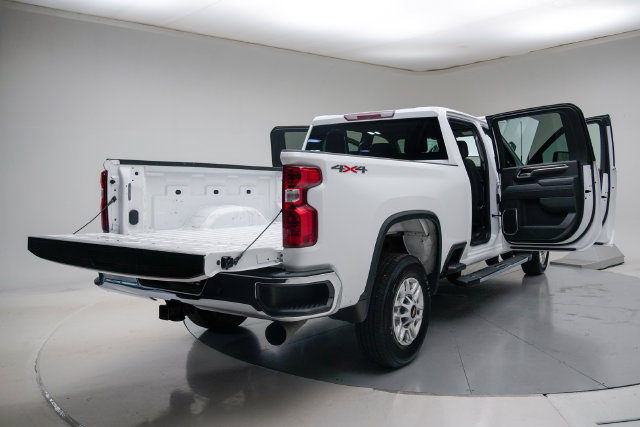 Used 2025 Chevrolet Silverado 2500 LT w/ Convenience Package AWD/4WD image 21