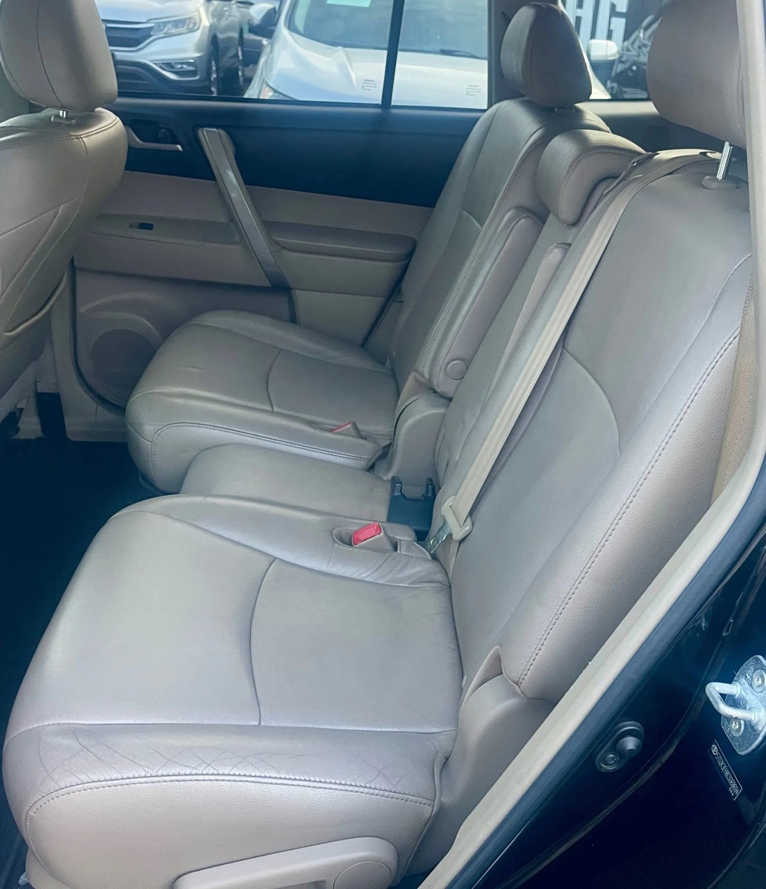 Used 2012 Toyota Highlander SE image 8