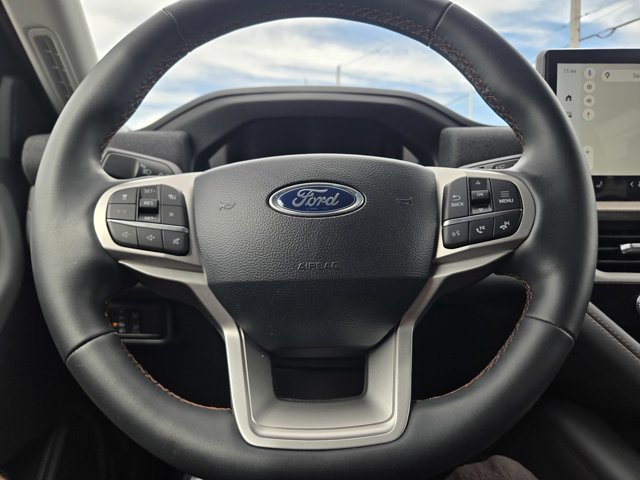 Certified 2025 Ford Explorer Active AWD/4WD image 18