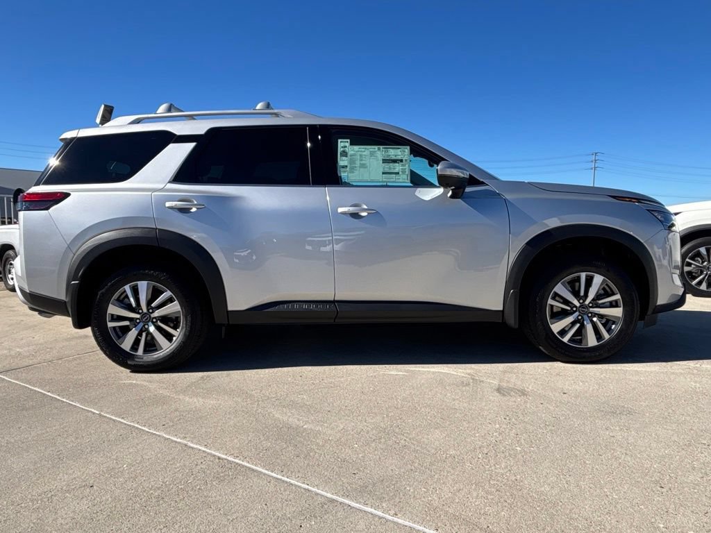 New 2025 Nissan Pathfinder SL w/ Cargo Package AWD/4WD image 2
