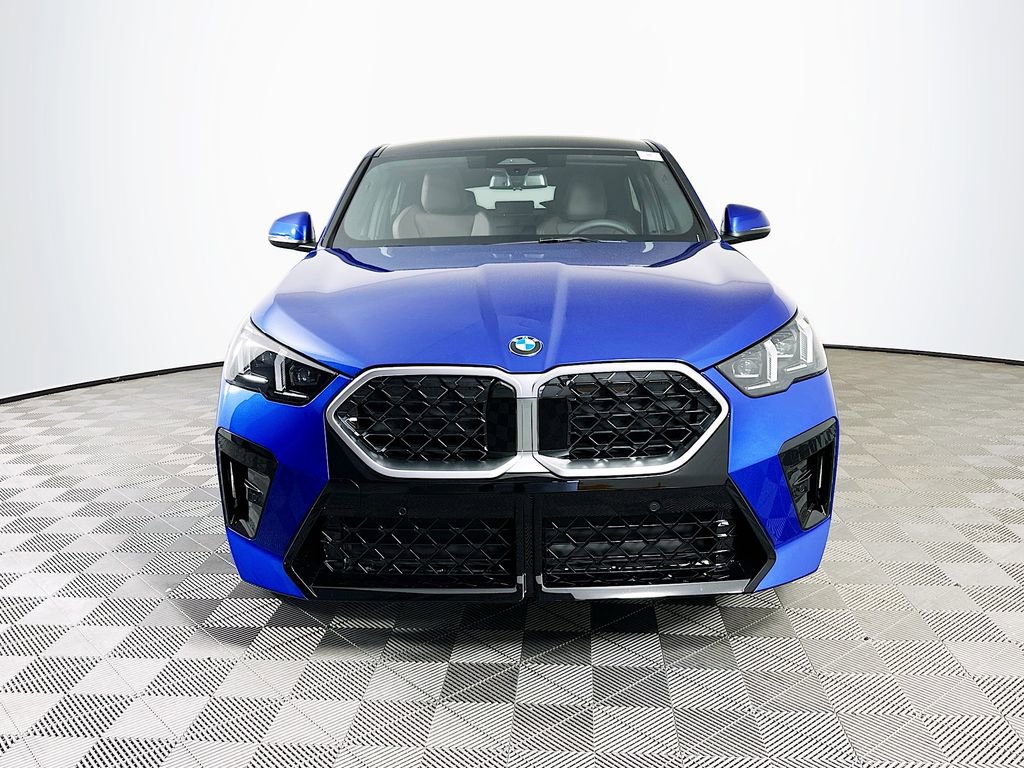 Used 2025 BMW X2 xDrive28i w/ M Sport Package image 3