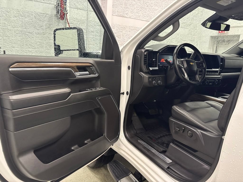 Used 2024 Chevrolet Silverado 2500 LT w/ Convenience Package AWD/4WD image 15