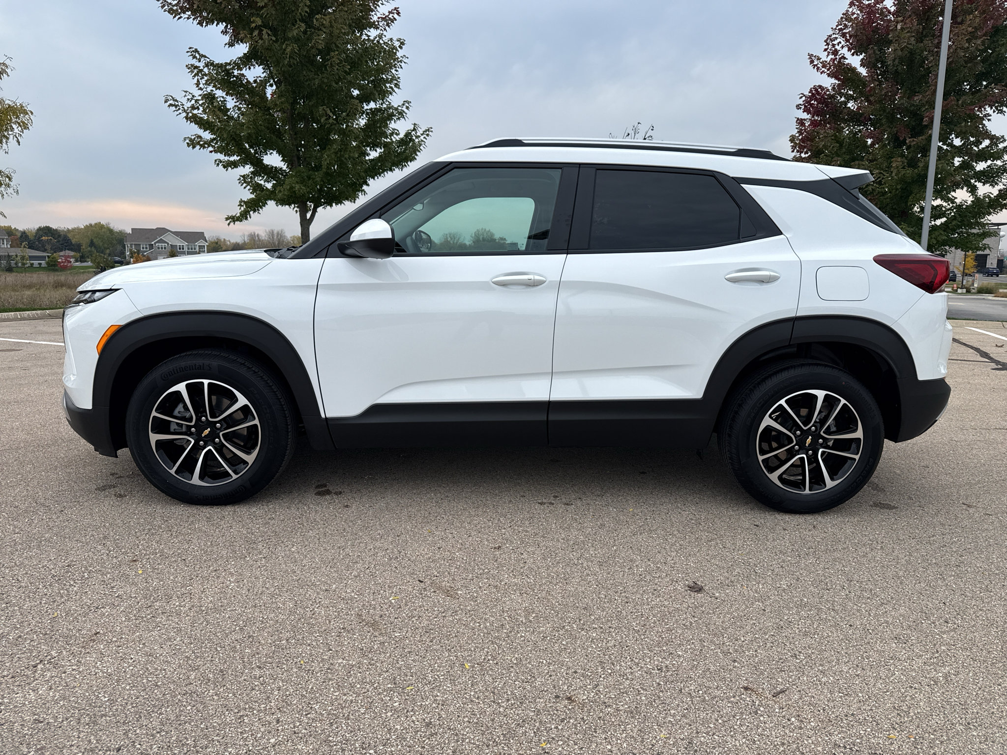New 2026 Chevrolet TrailBlazer LT FWD image 2