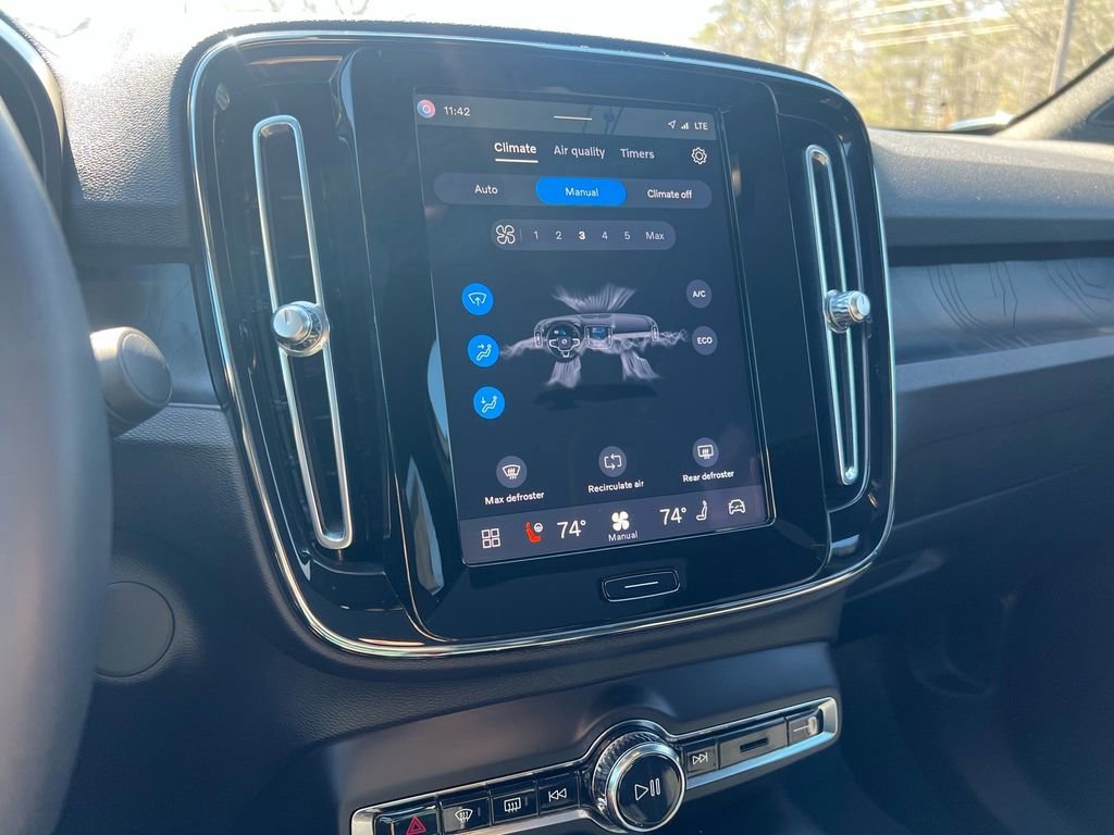 Certified 2023 Volvo C40 P8 Recharge Ultimate AWD/4WD image 17