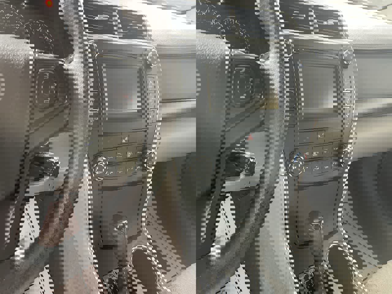 Used 2015 Toyota Camry SE image 18