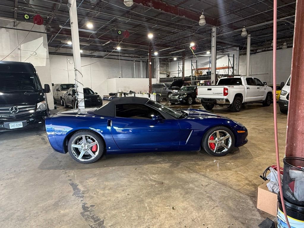 Used 2007 Chevrolet Corvette Convertible w/ Preferred Equipment Group RWD image 7