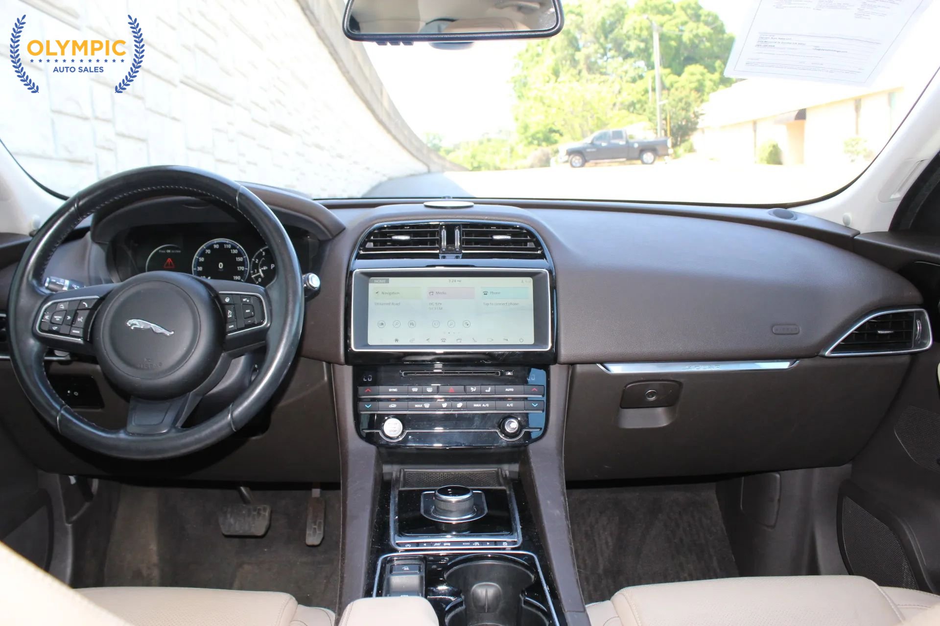 Used 2017 Jaguar F-PACE Prestige AWD/4WD image 14