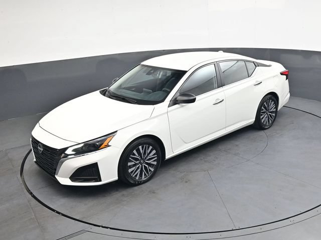Used 2025 Nissan Altima 2.5 SV FWD image 31