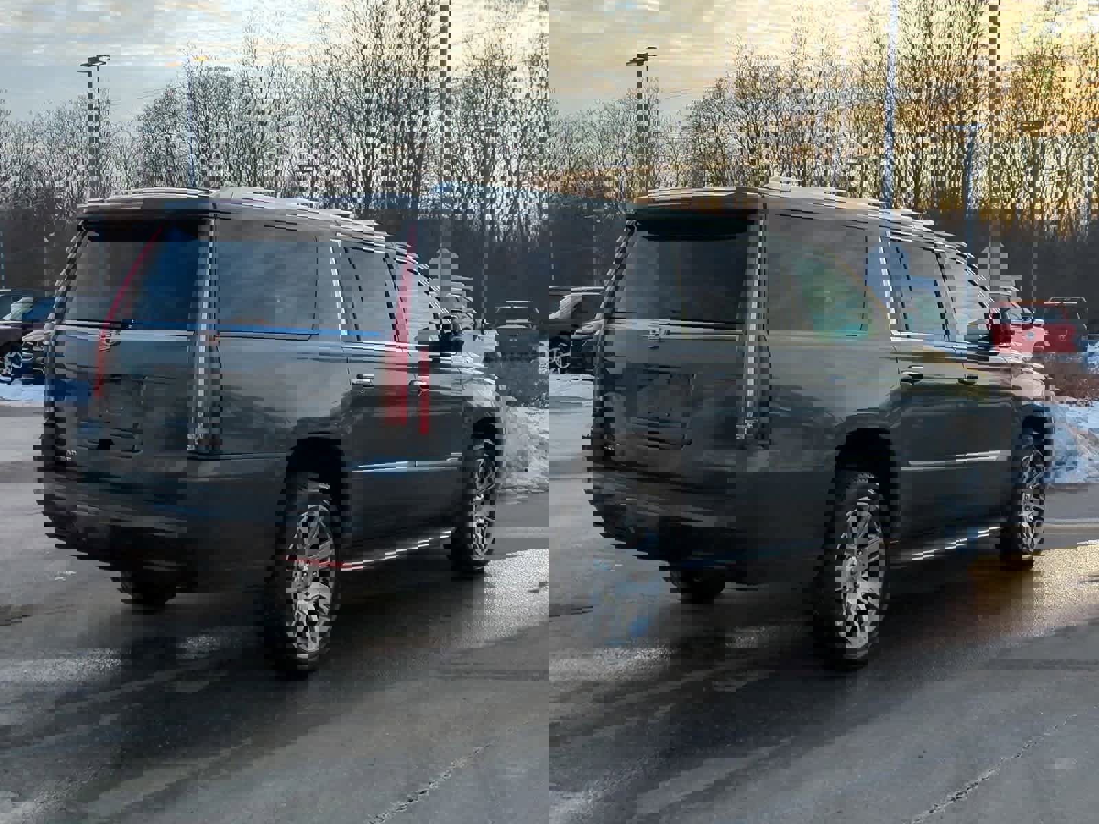 Used 2019 Cadillac Escalade ESV Luxury image 8