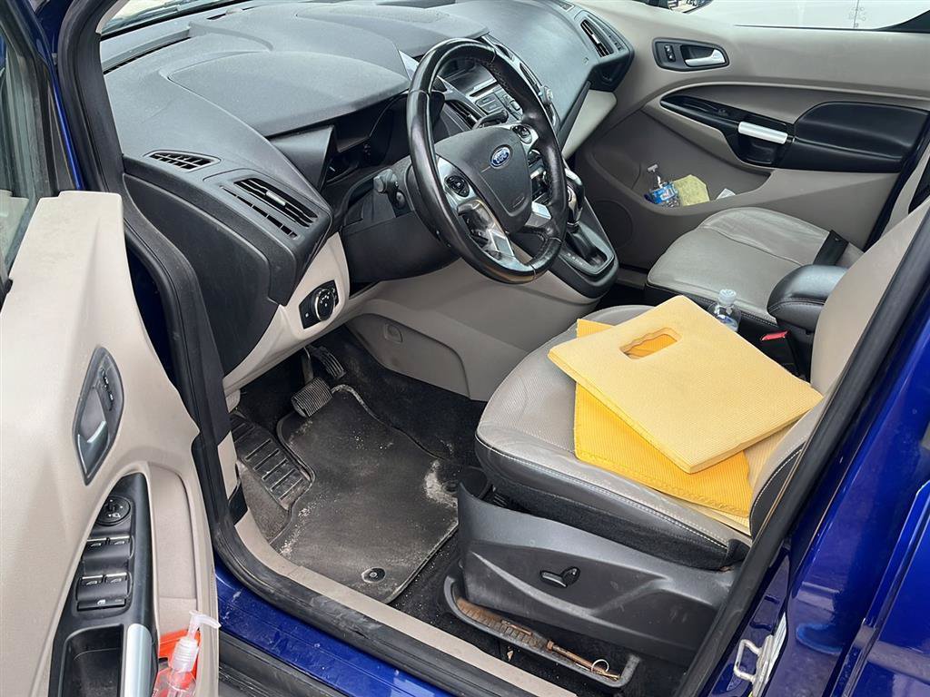 Used 2016 Ford Transit Connect Titanium FWD image 4