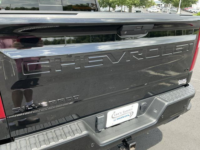 Used 2022 Chevrolet Silverado 1500 LT Trail Boss w/ LT Trail Boss Premium Package AWD/4WD image 7