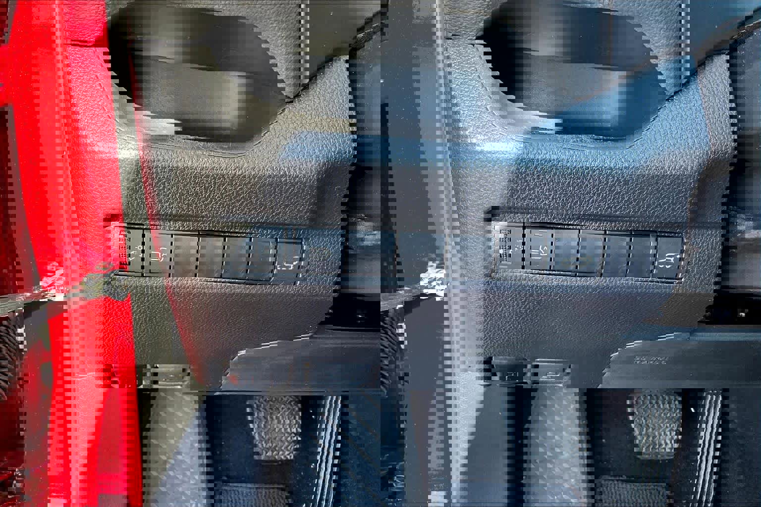 Used 2023 Toyota RAV4 XLE image 31