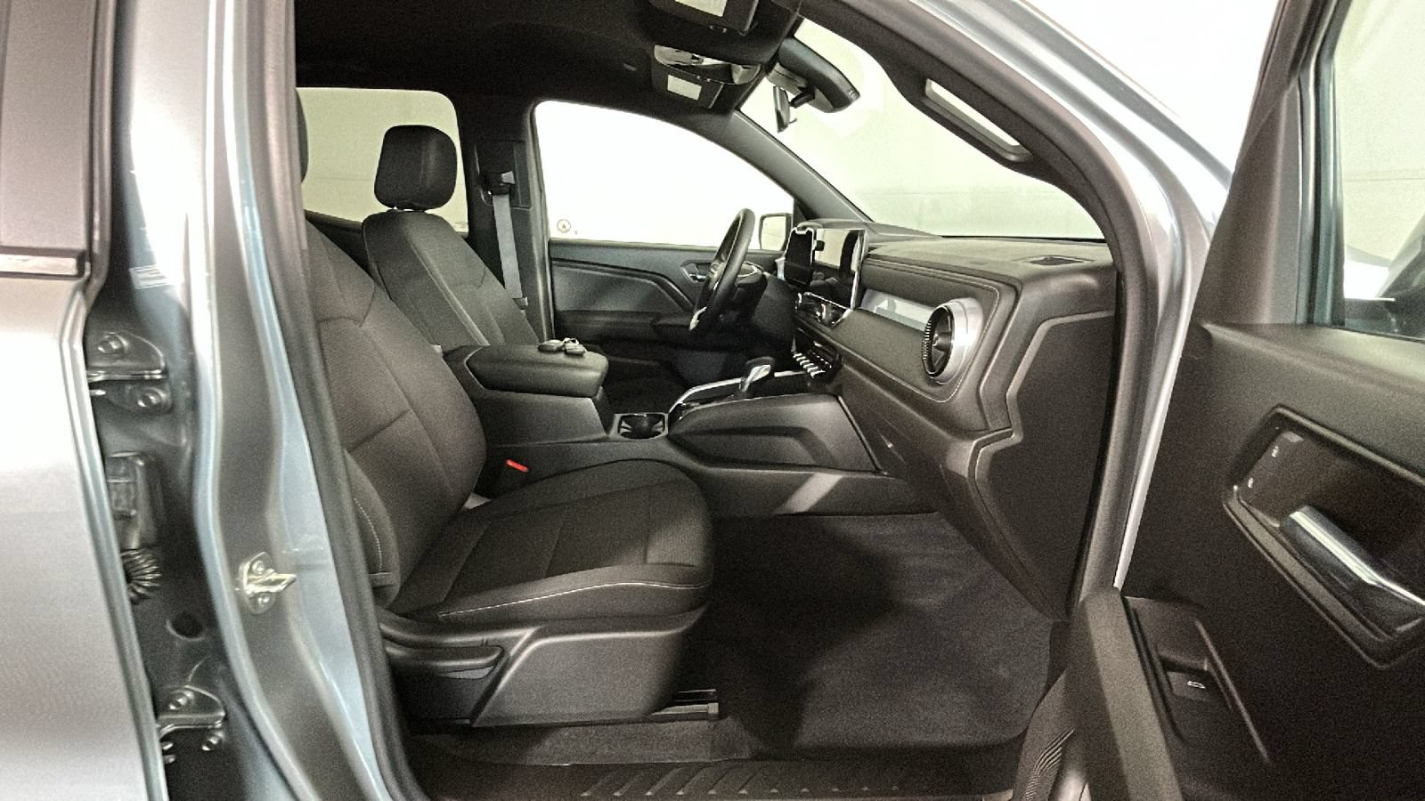 Used 2024 Chevrolet Colorado LT w/ LT Convenience Package AWD/4WD image 31