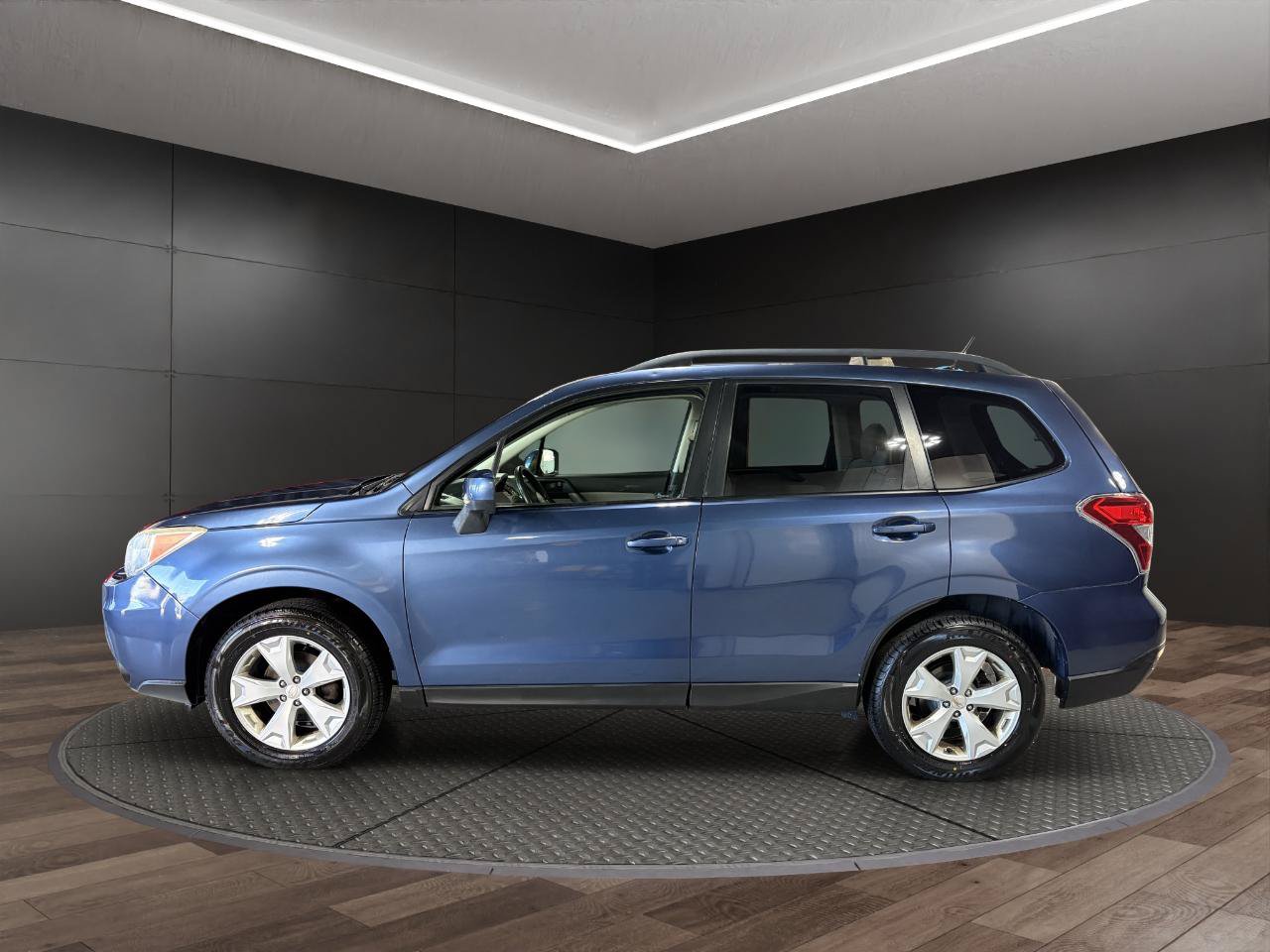 Used 2014 Subaru Forester 2.5i Premium w/ All-Weather Package AWD/4WD image 5