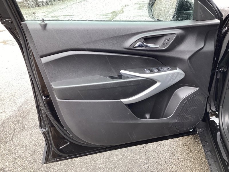 New 2026 Chevrolet Trax RS w/ Sunroof Package image 19