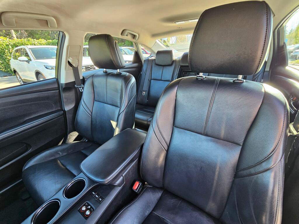 Used 2017 Toyota Avalon XLE w/ Carpet Mat Package FWD image 23