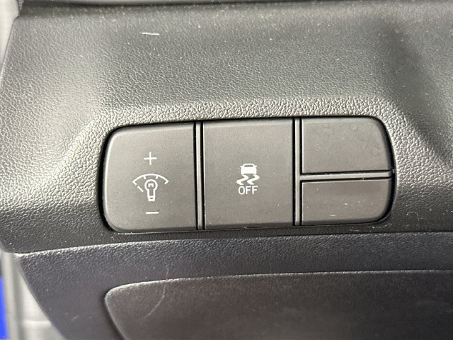 Used 2024 Hyundai Elantra SEL FWD image 23