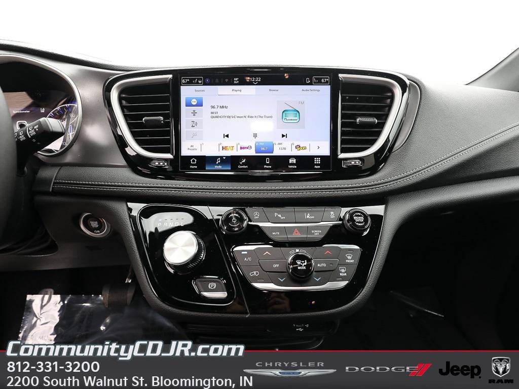 New 2026 Chrysler Pacifica Select w/ S Appearance Package AWD/4WD image 15