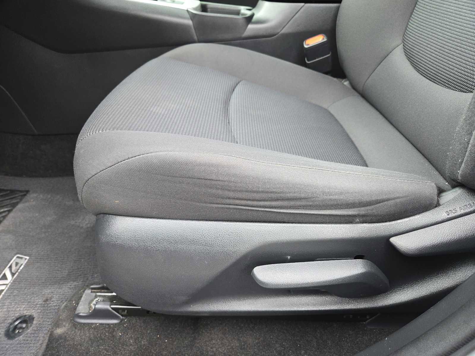 Used 2020 Toyota RAV4 LE image 24