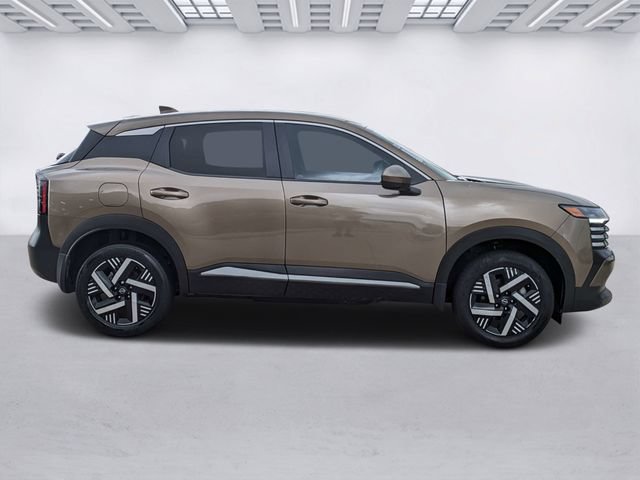 Used 2025 Nissan Kicks SV FWD image 3