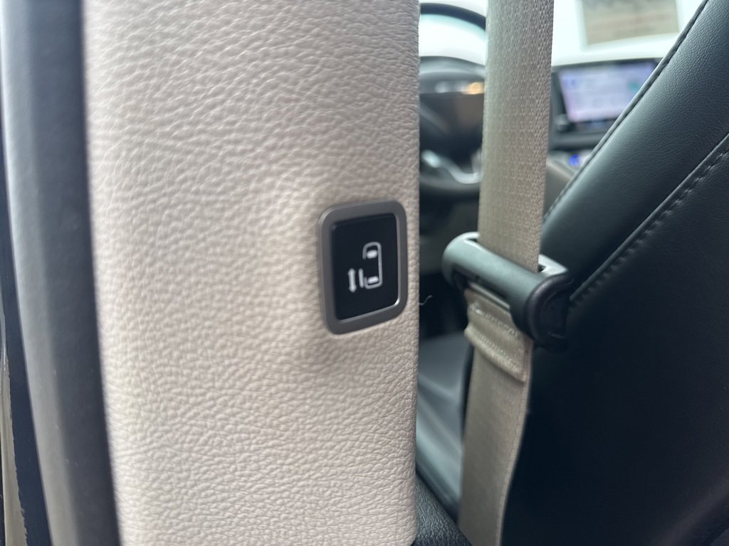 Used 2024 Chrysler Pacifica Touring-L image 22