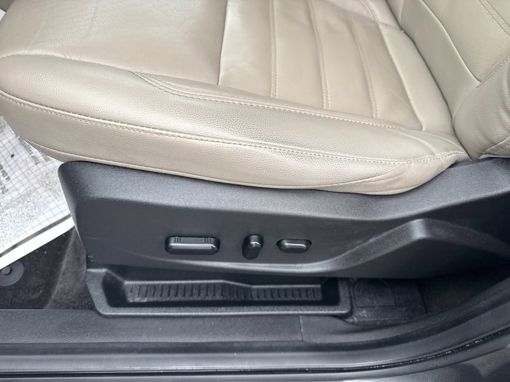 Used 2019 Ford Escape Titanium image 27