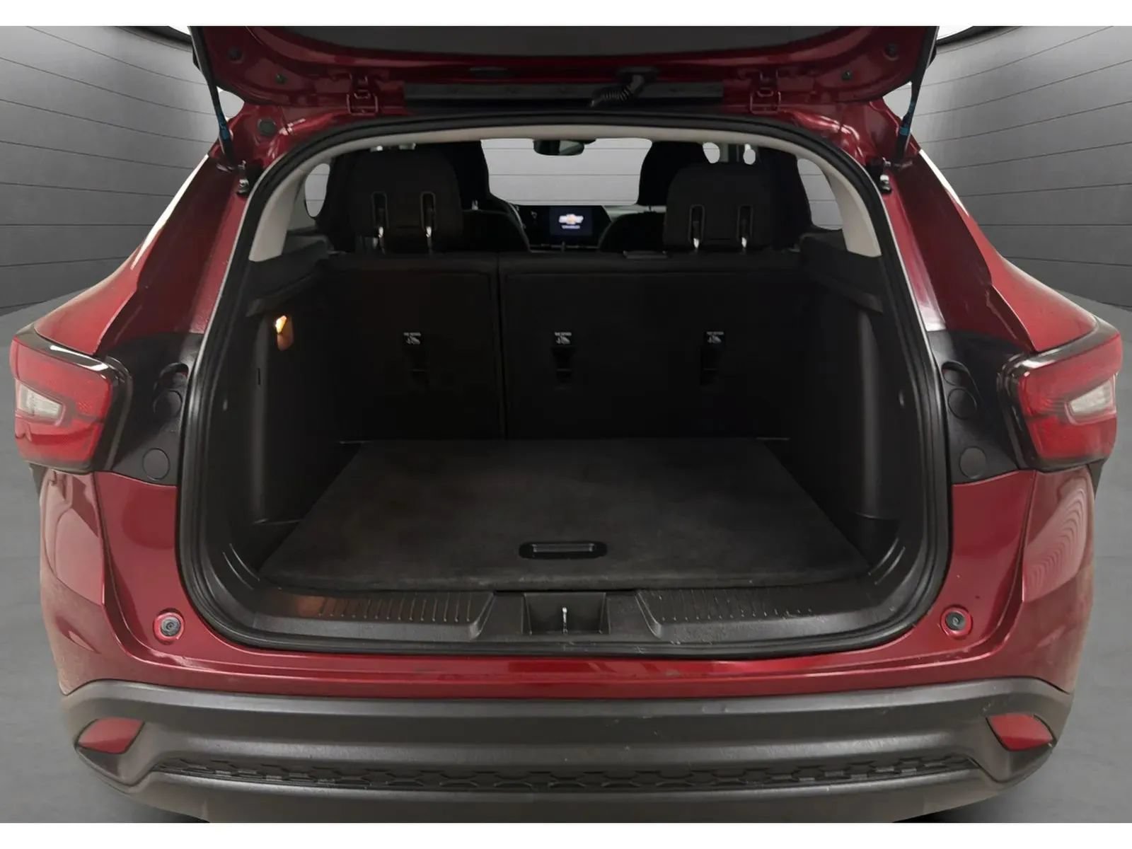Used 2025 Chevrolet Trax LS FWD image 21
