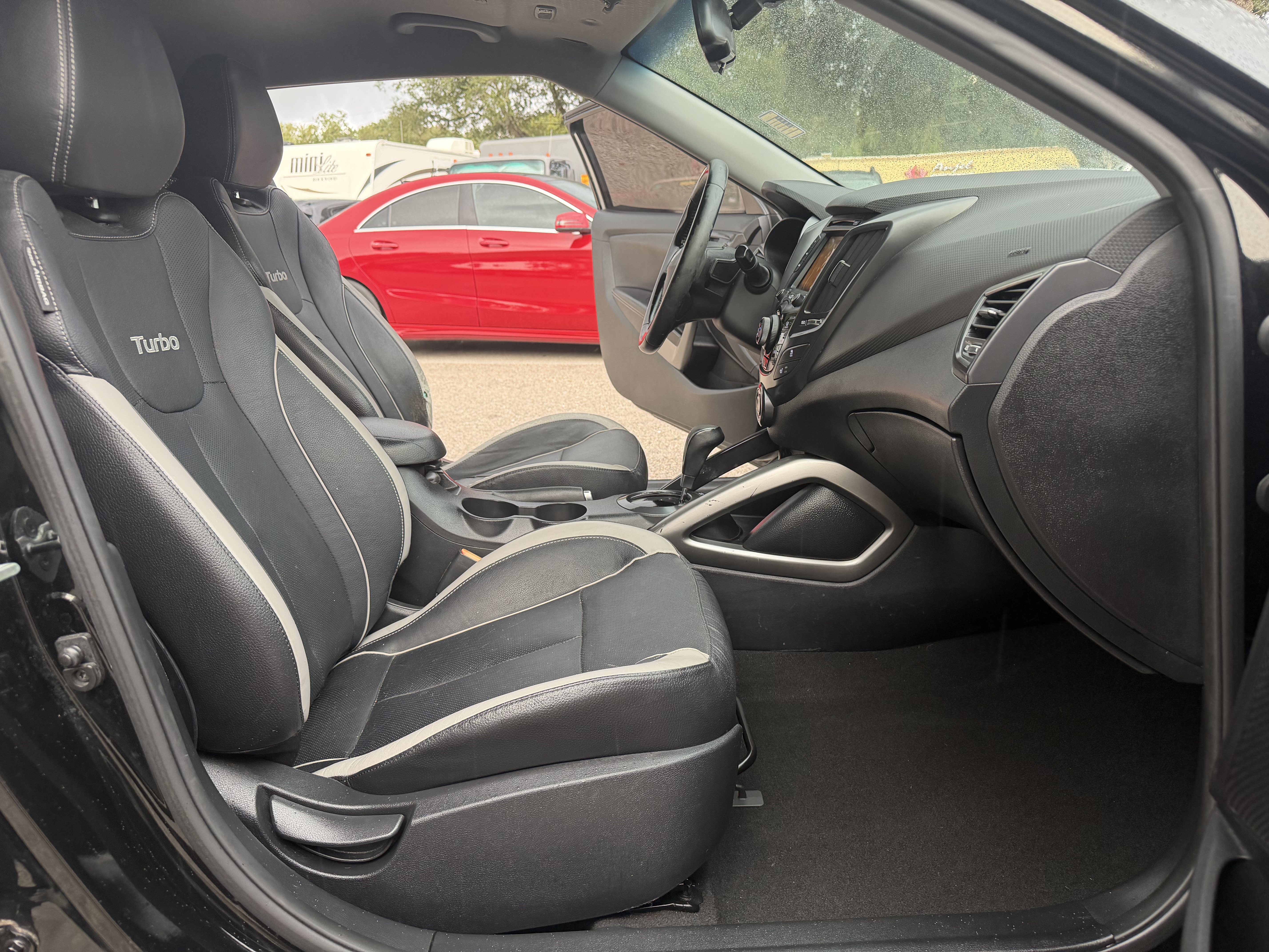 Used 2015 Hyundai Veloster Turbo FWD image 16