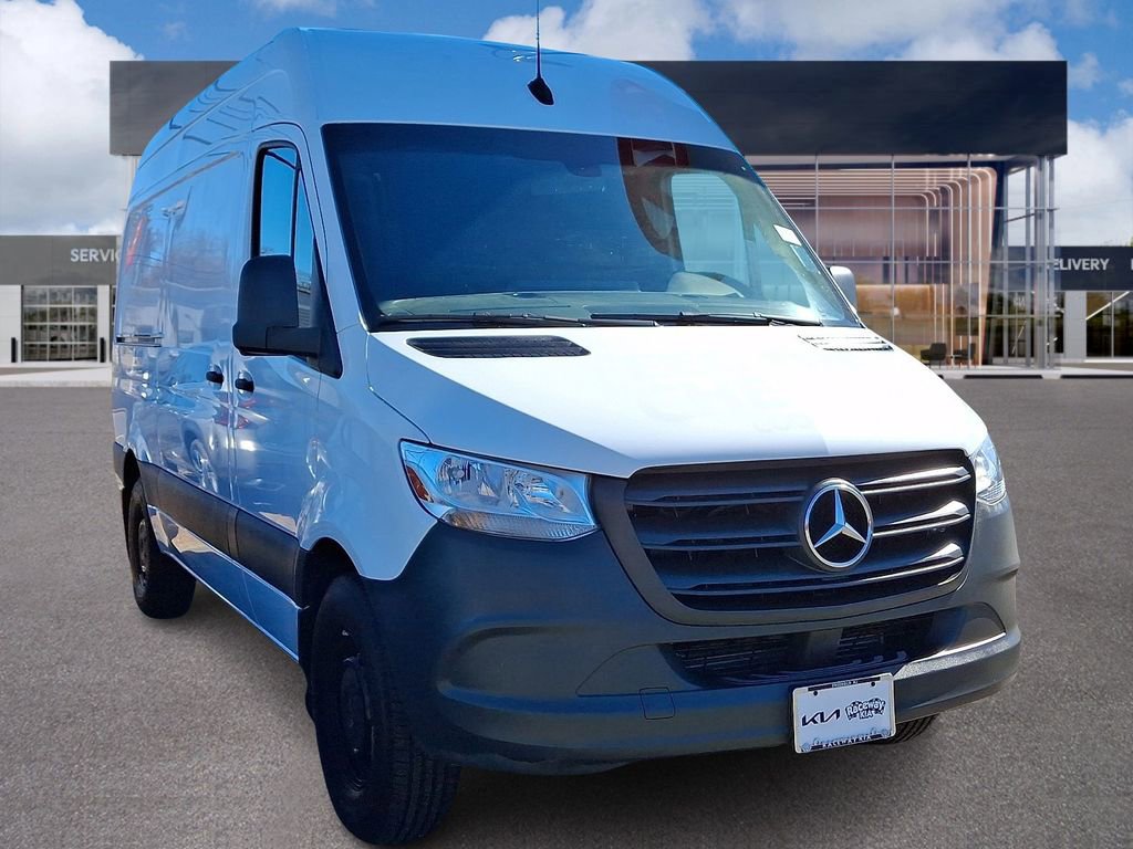 Used 2021 Mercedes-Benz Sprinter 144 Cargo image 1