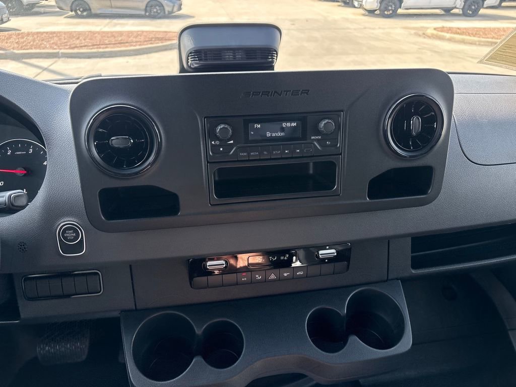 Used 2025 Mercedes-Benz Sprinter 2500 image 15