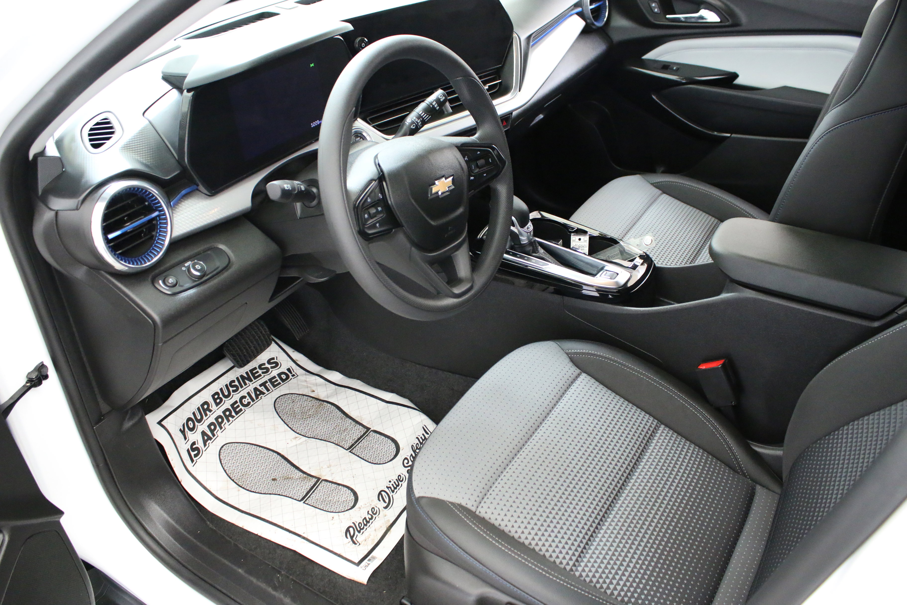 Used 2024 Chevrolet Trax LT image 23