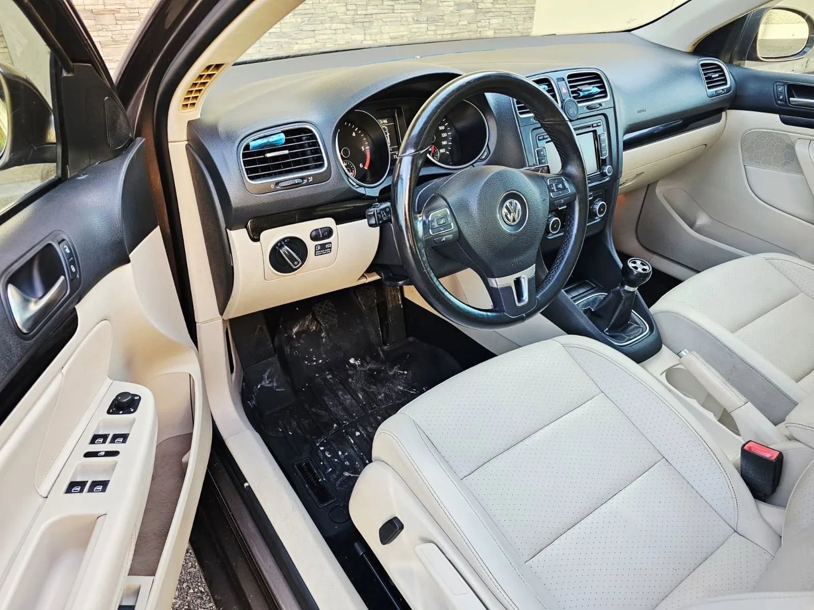 Used 2011 Volkswagen Jetta TDI image 9