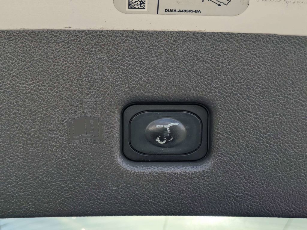 Used 2018 Lincoln MKX Reserve w/ Lincoln MKX Climate Package image 14