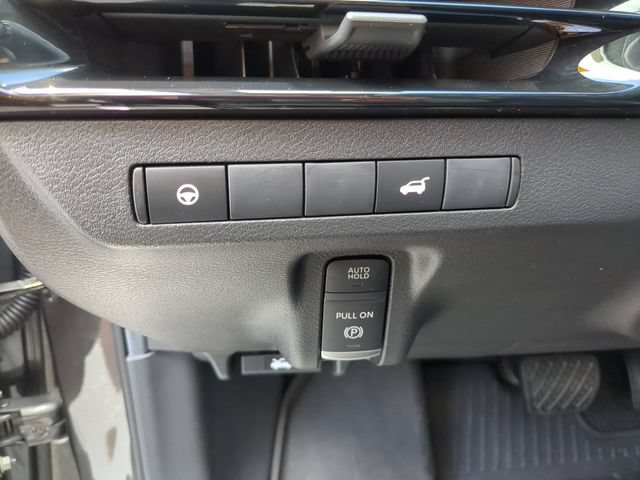 Used 2025 Nissan Murano SV FWD image 16