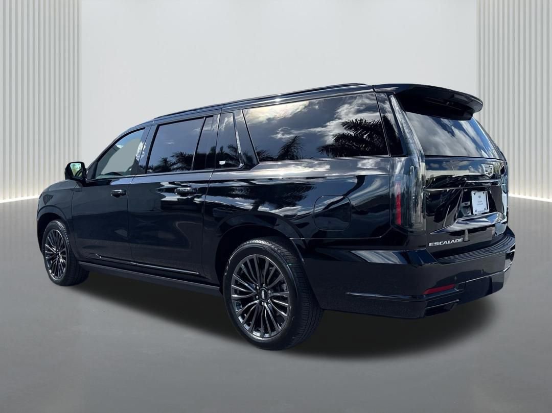 Certified 2025 Cadillac Escalade ESV Sport Platinum image 9