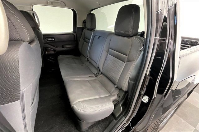 Used 2022 Nissan Frontier SV AWD/4WD image 19