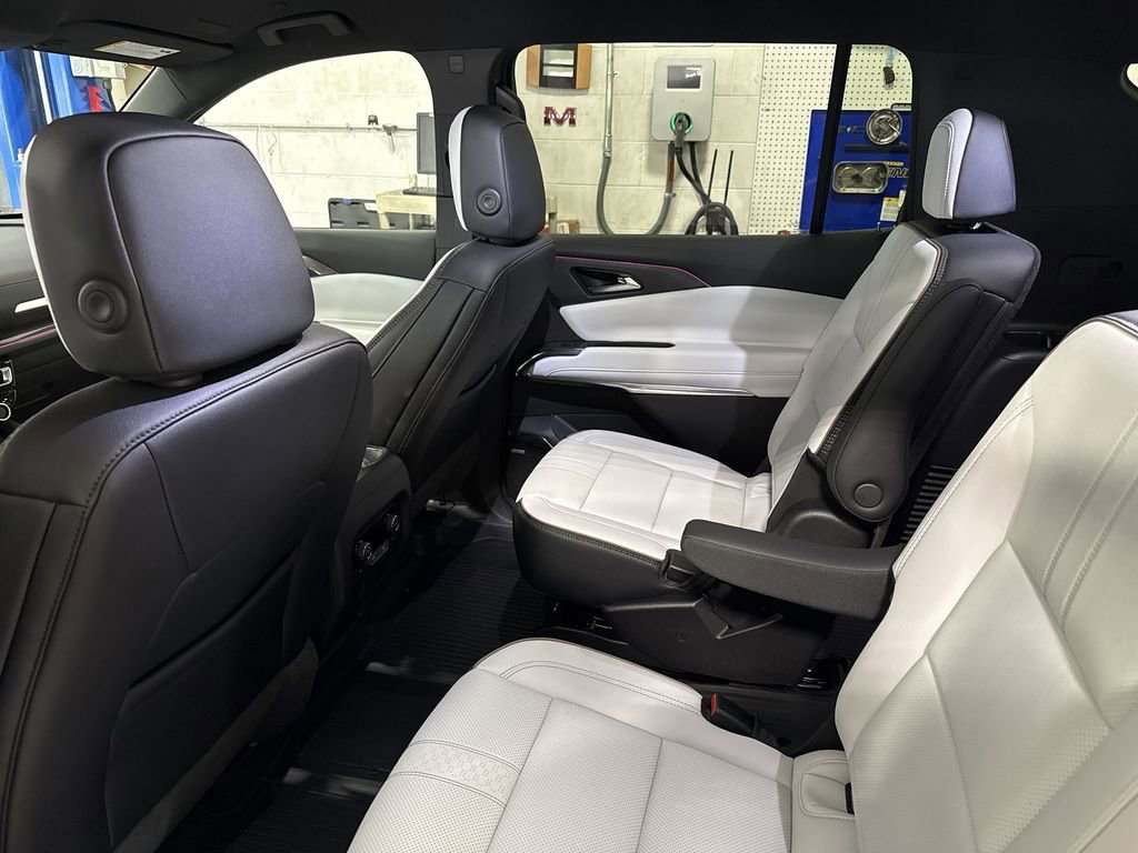 Certified 2026 Chevrolet Traverse High Country w/ LPO, Floor Liner Package image 32